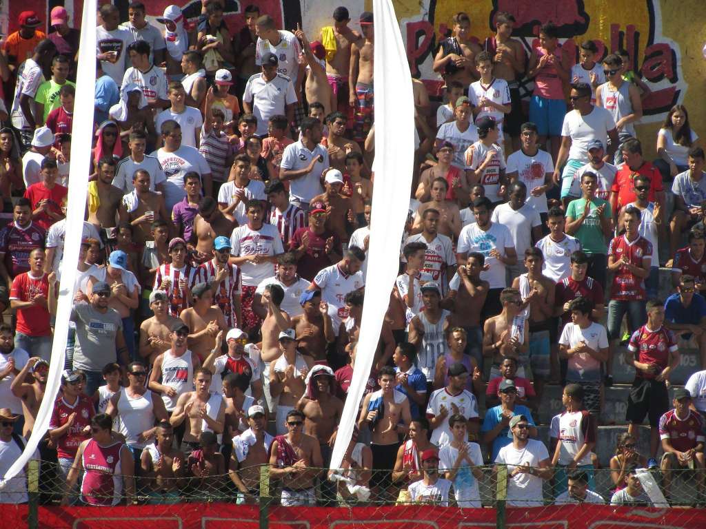 A torcida sertanezina pode comemorar o acesso nesta quarta-feira. (Foto: Divulgação / Sertãozinho FC)