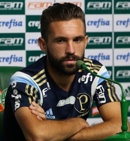 Não teve jeito, Alione teve mesmo que passar por artroscopia 