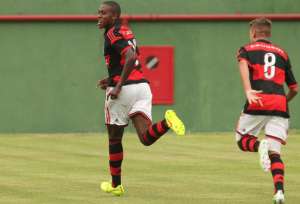 Série B: Avaí faz proposta de empréstimo por Jajá, meia do Flamengo