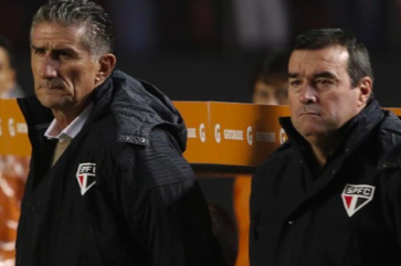 Bauza e Pintado acertando o São Paulo para buscar o tetra na Libertadores