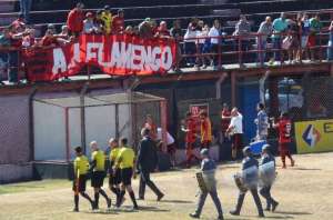 Flamengo 3 x 1 Nacional - Goleiro vacila e o Corvo goleia na despedida