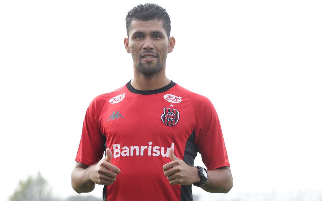 Marlon lateral do Capivariano é o primeiro reforço do Brasil de Pelotas para Série B