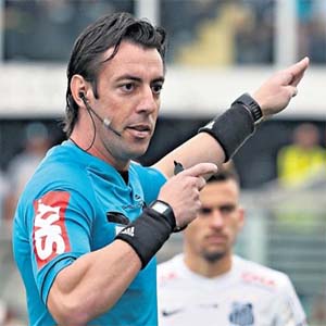Paulistão: Raphael Claus será o árbitro da final entre Santos e Audax