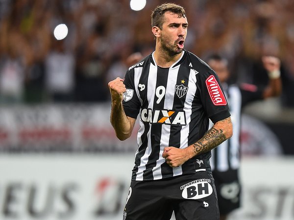 Apesar de ter perdido pênalti, Pratto foi o nome do jogo dessa quinta-feira 