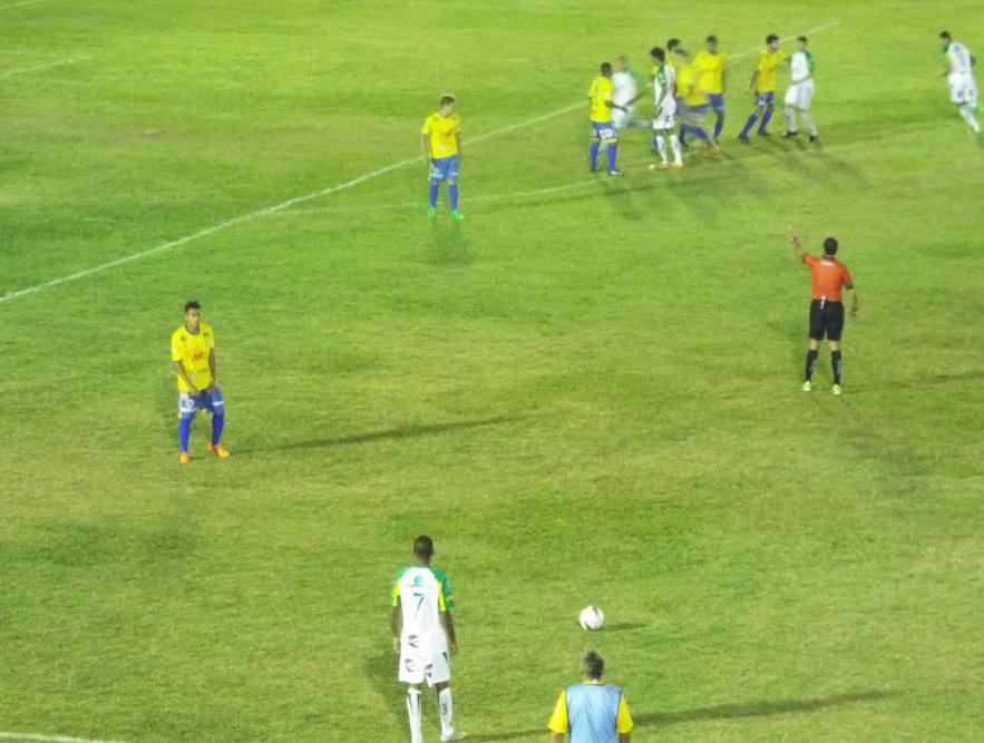 O jogo foi bastante disputado, tanto que terminou empatado em 2 a 2 