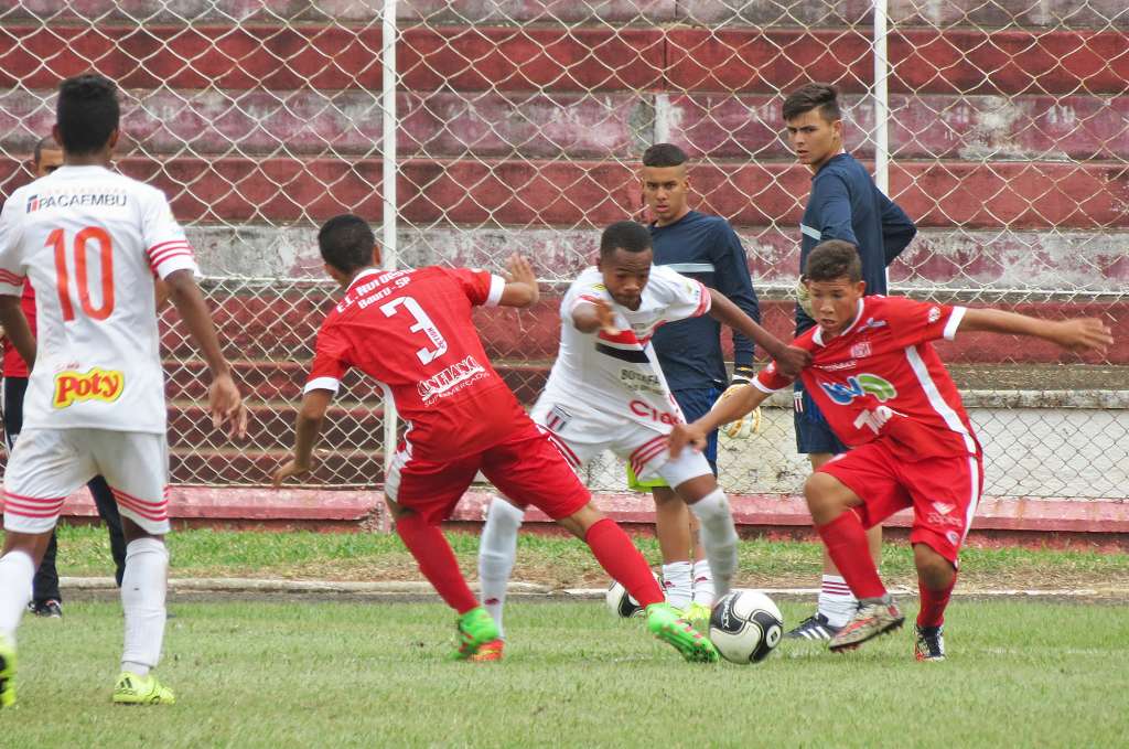 O jogo foi duro, entre os meninos do Noroeste e do Botafogo
