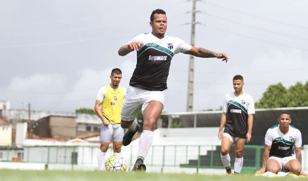 Ceará treina para Copa do Brasil mesmo próximo da estreia na Série B