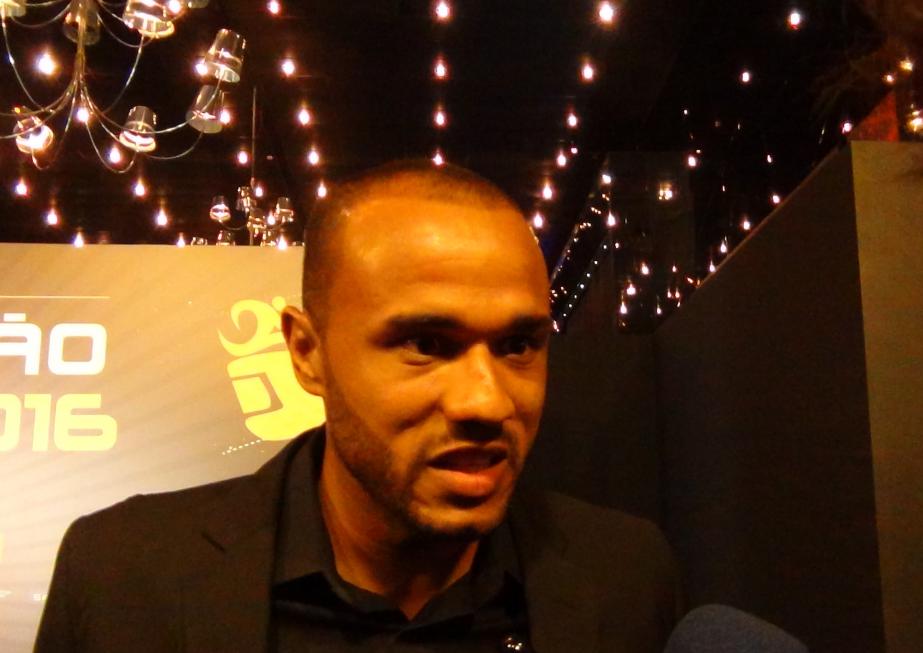 Roger falou com o FI durante a festa da FPF