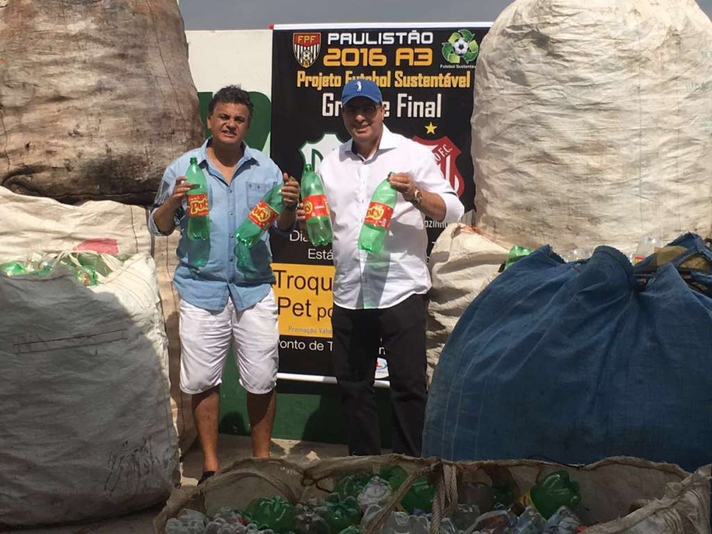 O presidente do Rio Preto, Suélio Ribeiro, e o empresário Edvaldo Ferraz comemoram o sucesso do Futebol Sustentável.