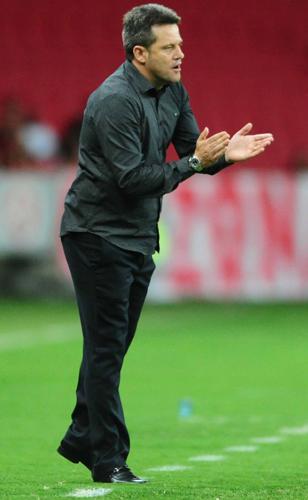 Argel Fucks comanda o Internacional: hexacampeão gaúcho