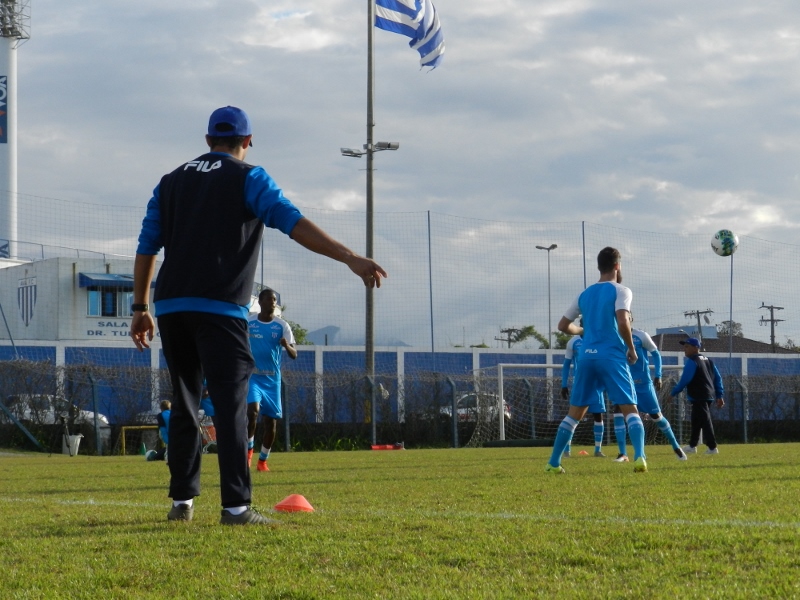 Silas prevê um Avaí forte na estreia da Série B