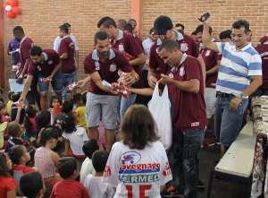 Paulita A3: Jogadores do Sertãozinho fazem visita supresa e recebem apoio em escola