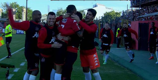 Felipe Garcia brilhou e marcou os dois gols da vitória do Brasil na estreia