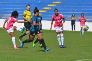 Paulista Feminino: São José vence Centro Olímpico e mantém liderança