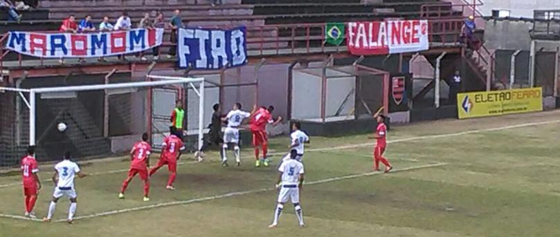 Gol de cabeça do Guarulhos, um dos destaques neste início da Segundona Paulista