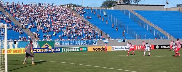 Juliano foi um paredão pelo CRB na vitória em Londrina
