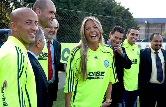 Adriane Galisteu promete 'strip' caso Palmeiras seja campeão Brasileiro 2 0002050165722 img