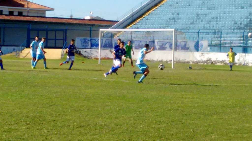 Sub 15 do Marília impõe ritmo forte e goleia Assisense por 6 a 0