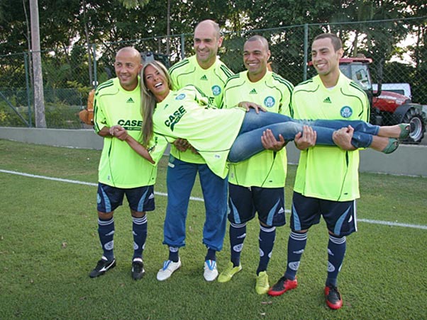Adriane Galisteu promete 'strip' caso Palmeiras seja campeão Brasileiro 3 0002050165866 img