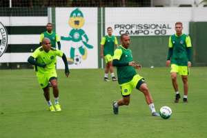 Série B: Meia 'chinelinho' vira novamente desfalque do Goiás para sexta