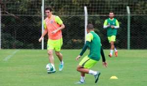 Série B: Cléo pede atenção do Goiás para partida contra Londrina