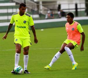 Série B: Goiás treina e Enderson Moreira pode ter a volta de titulares
