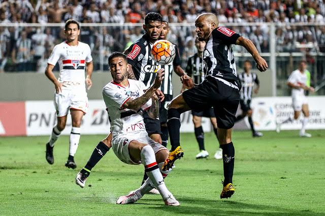 Atlético-MG 2 x 1 São Paulo – Tricolor perde, mas arranca classificação no Horto