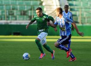 Série C: Guarani tenta melar transferência de Watson para Criciúma