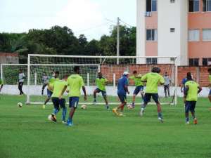Série B: Com técnico interino, Sampaio viaja com muitas dúvidas para SC