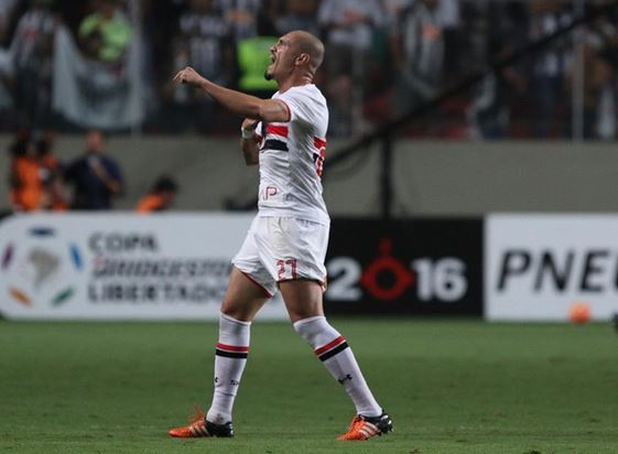 Leco se mostra otimista e garante: ‘Maicon vai ficar no São Paulo’