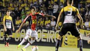 Joinville 0 x 0 Criciúma - Muita chuva e nada de gols no clássico catarinense