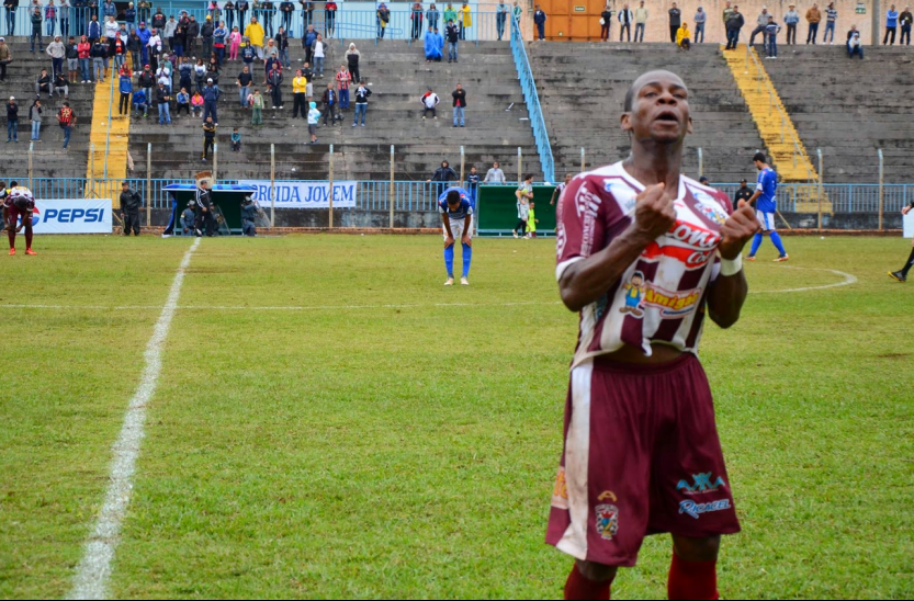 VOCEM venceu o seu primeiro derby em 2014 (Foto: Mauro Lima)