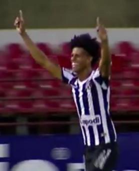 Sandro fechou o placar para o Ceará que pegou o CRB cansado