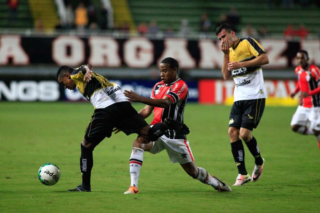 Com um a menos, Joinville segurou o Criciúma