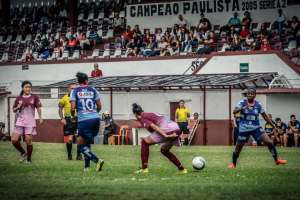 PAULISTA FEMININO: XV arranca empate heróico e Santos cola na liderança