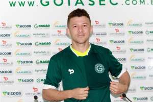 Série B: Goiás surpreende e apresenta meia destaque do São Bento
