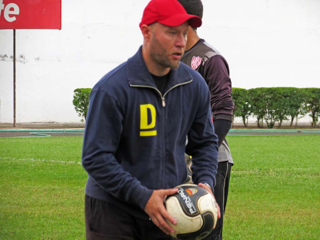 Alemão contou um pouco do trabalho desenvolvido com os meninos do Norusca - Bruno Freitas / Noroeste