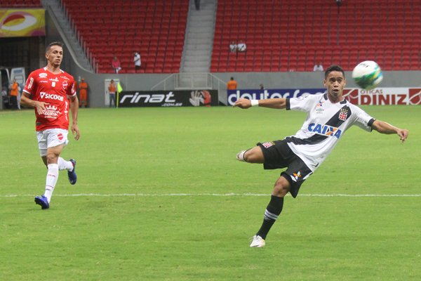 Resultado de 2 a 0 mantém Vasco com 100% na Série B