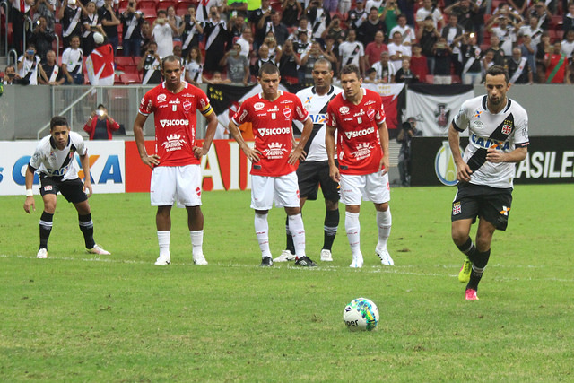 Vila Nova 0 x 2 Vasco - Nenê resolve jogo movimentado e Cruz-maltino segue 100% 2 0002050167710 img