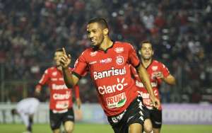 Liderada por Nenê, Seleção da Série B tem Keirrison, ex-atacante do Barcelona