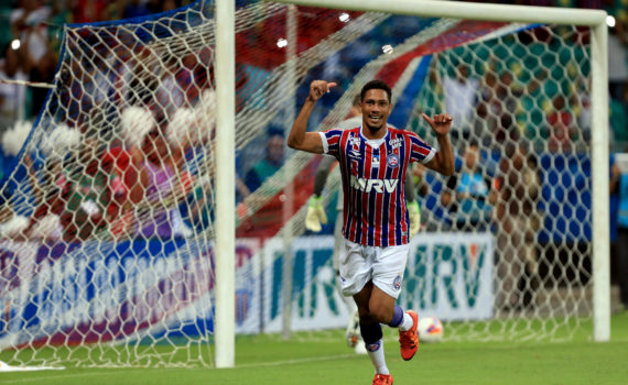 Hernane Brocador voltou após três jogos lesionado e marcou o gol da vitória