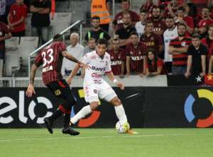 Série B: Atacante Nathan, do Brasil de Pelotas, respeita Goiás, mas quer vitória na sexta