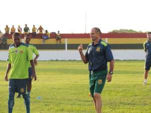 Série B: Wagner Lopes estreia no comando do Sampaio Corrêa para reverter situação