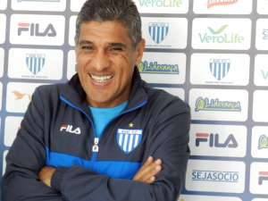 Criciúma x Avaí - Disputando o G4, rivais mantém escalações para o clássico