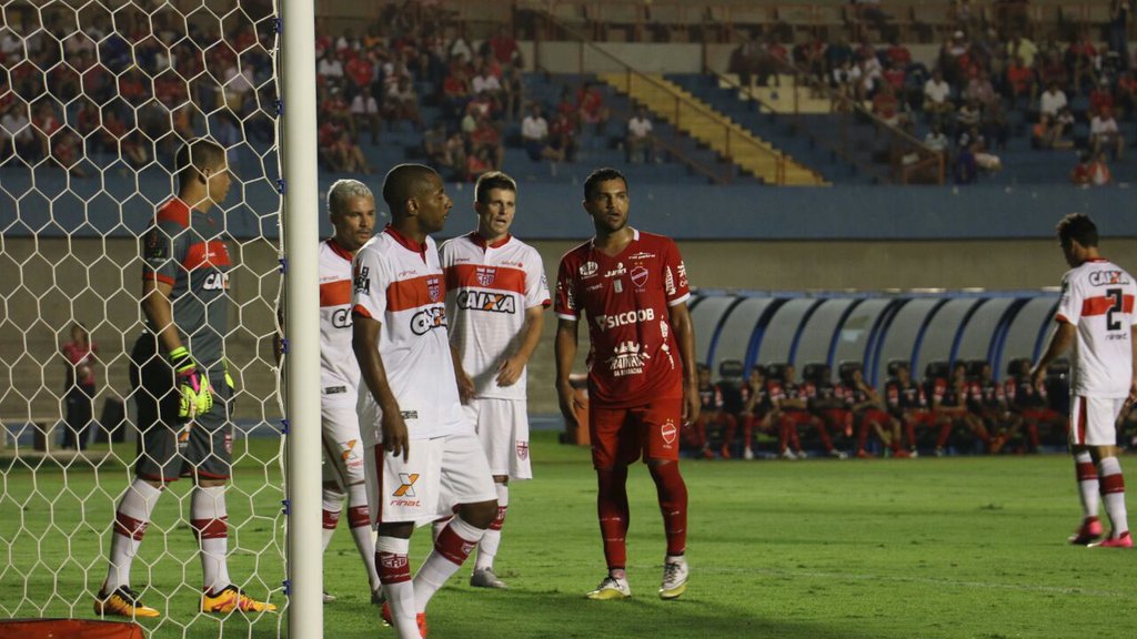 Apesar do jogo ter sido bastante disputado, o CRB conseguiu a virada nos dez minutos finais 