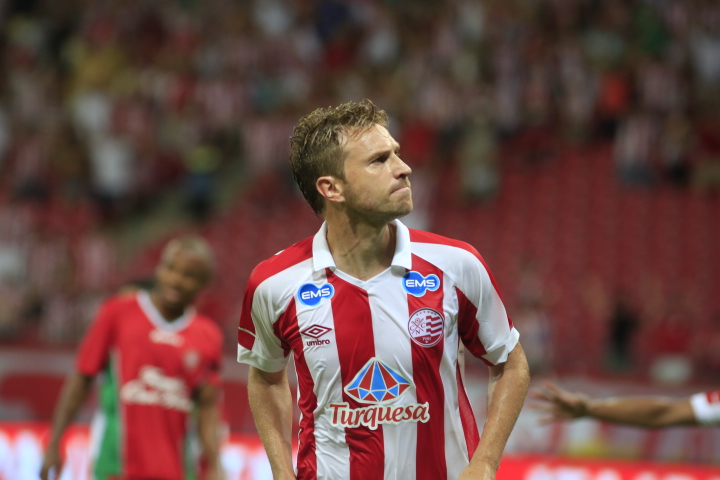 Rafael Pereira foi uma das armas do Náutico para segurar o Bahia