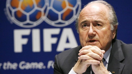 Contratos de Blatter e Valcke são alvos de operação da polícia na sede da Fifa