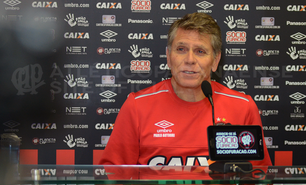 Paulo Autuori deve promover o retorno de quatro jogadores do Atlético-PR