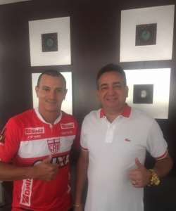 Série B: Lateral pede dispensa, mas CRB já anuncia contratação e promete mais duas