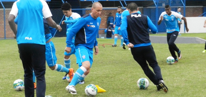 Silas afirma que Avaí deverá ter a mesma equipe